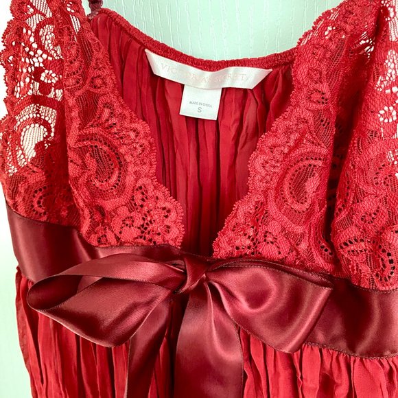 Victoria's Secret Red Pleated Babydoll Chemise with Lace Chiffon Satin - Picture 11 of 16